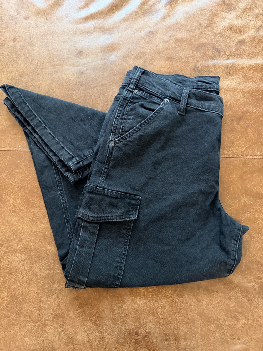 GAP 90’s Loose Mid Rise Black Cargo Jeans